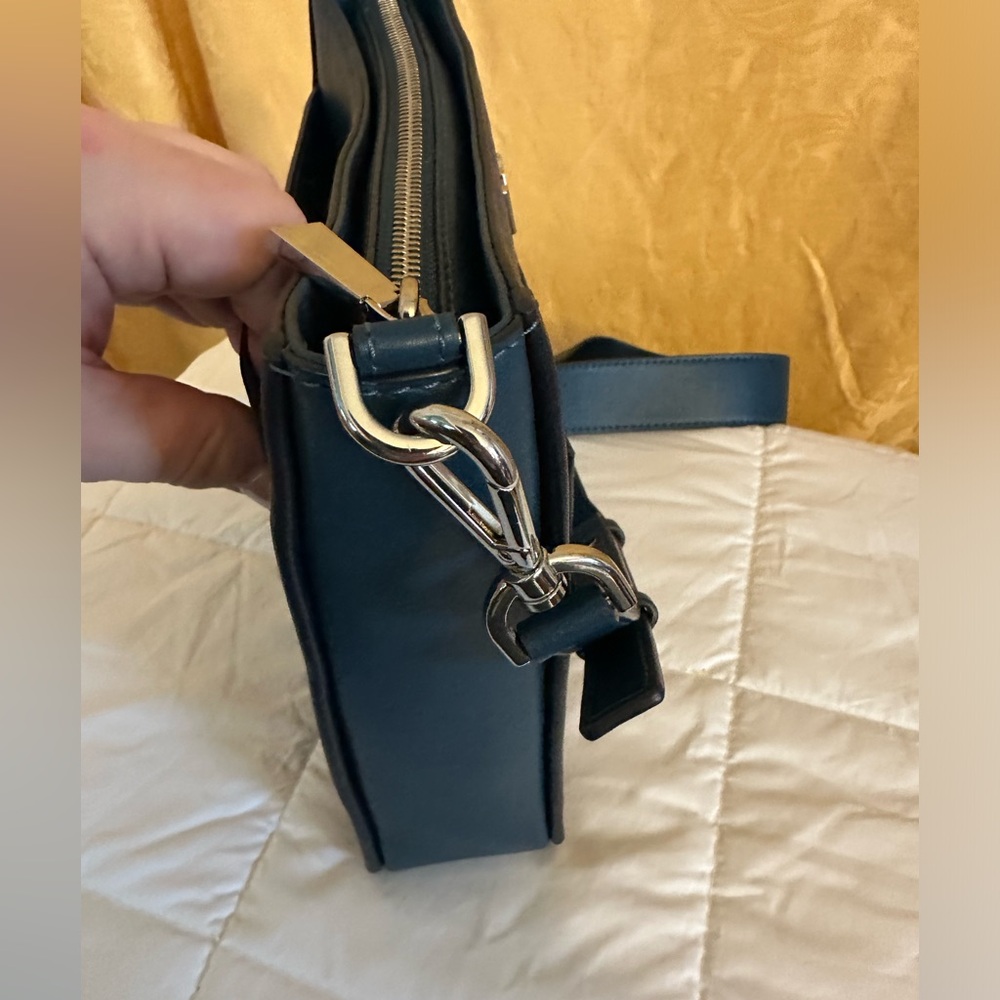 Michael Kors Smooth Leather Crossbody NWOT - Picture 11 of 15